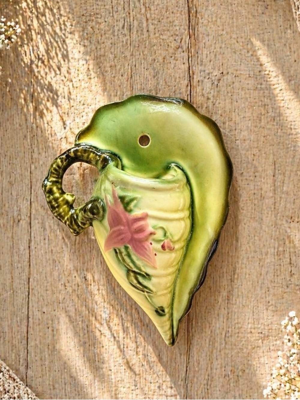 HULL POTTERY Vintage Woodland Style Wall Pocket Bud Vase Green Pink Floral